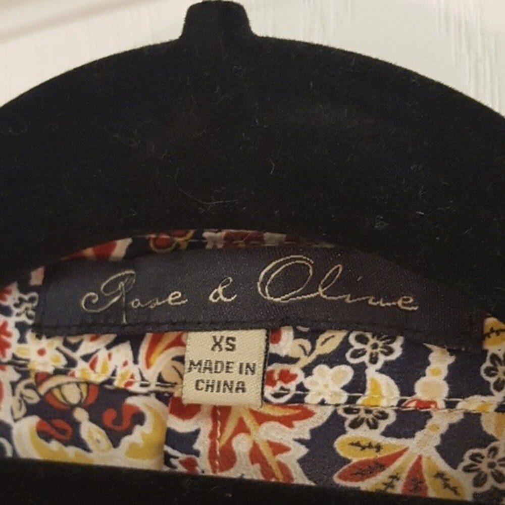 Rose & Olive Patterned Button Down Collared Shirt - image 4